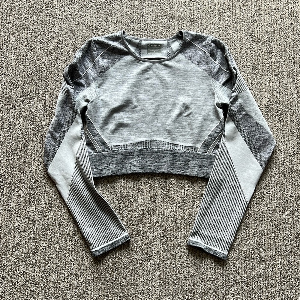 Athleta exercise shirt, size M, crop top, gray.